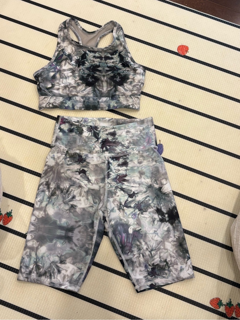 Daub + Design tie dye workout set